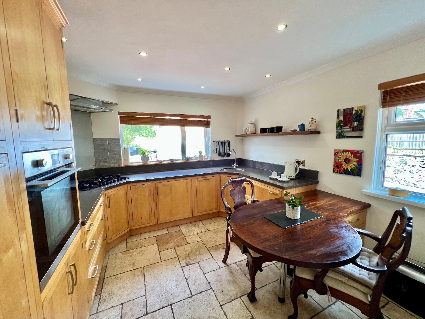 Beach Road, Porthcawl, Bridgend County Borough, CF36 5NH